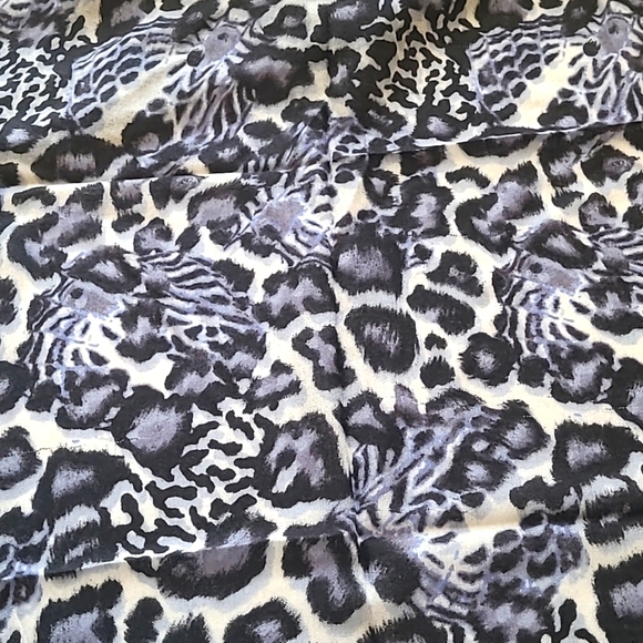 Neiman Marcus Merino Wool Scarf - Picture 8 of 10